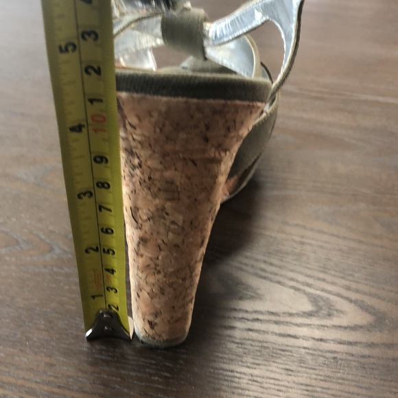 Gorgeous Steve Madden Platform Wedge Sanda - Picture 7 of 7